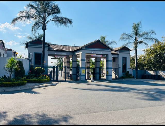 3 BEDROOM APARTMENT FOR SALE IN HONEYDEW GROVE